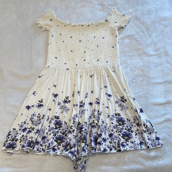 Smocked floral romper - Picture 1 of 4